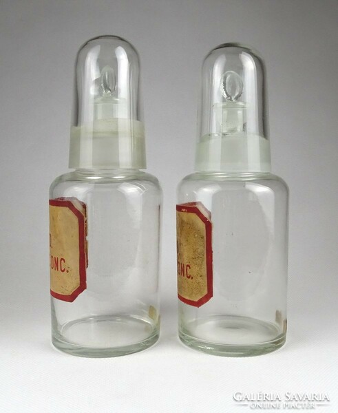 1I799 pair of old pharmacy glass apothecary bottles 23 cm