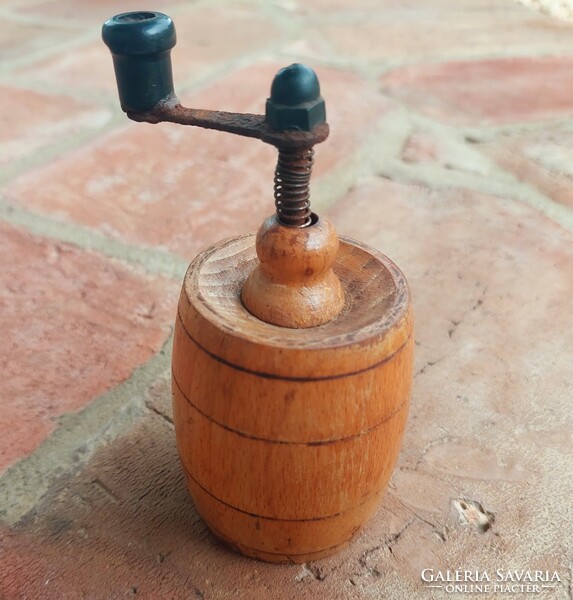 Old wooden wine press, pepper grinder, in working condition!