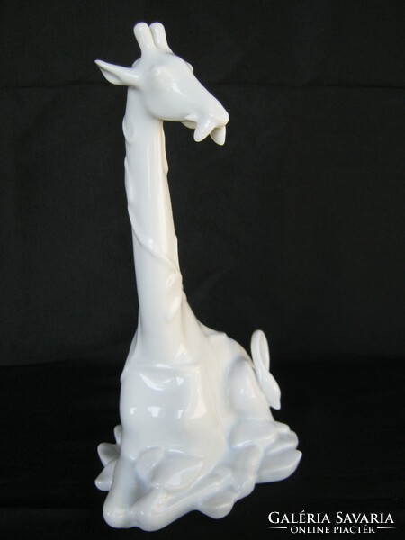 White porcelain giraffe from Hollóháza