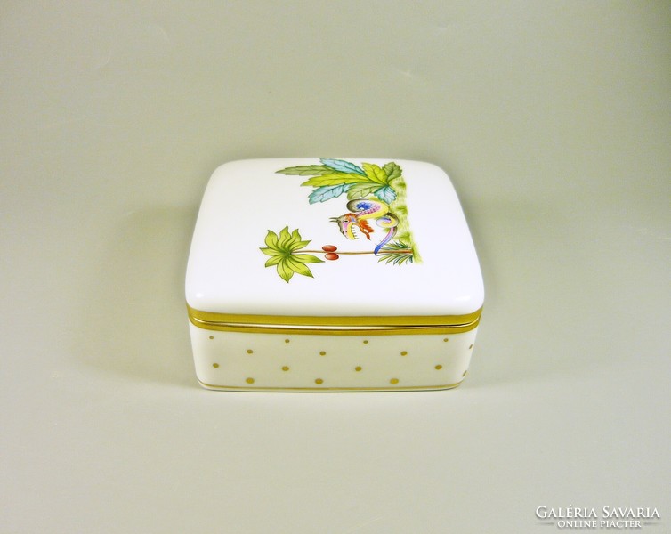 Herend, Chinese (Fodos) pattern hand-painted porcelain cigarette box with a dragon pattern 10 cm. (B102)