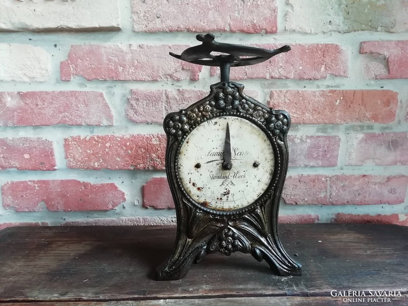 Clock scale, nicely decorated cast iron scale with patina, early 20th century Austrian