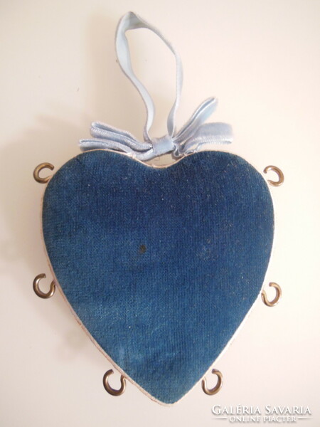 Heart - wood - velvet - 11 x 10 x 2 cm - soft lined - handmade - can be hung - with hooks