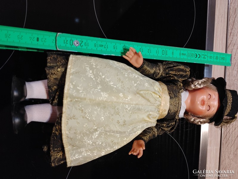 Gyönyörű  jelzett  olasz pislogós  baba   26 cm