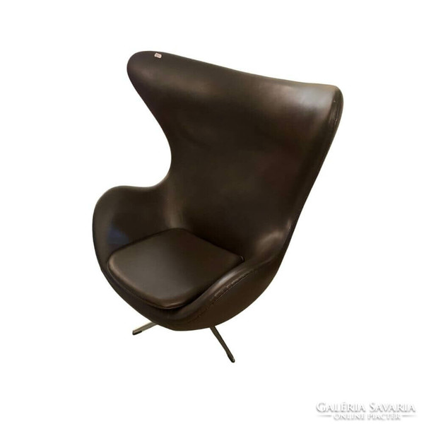 Arne Jacobsen armchair - b324