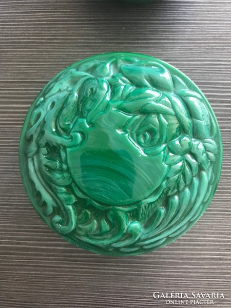 Art deco malachit zöld üveg ritka gyűjtemény (gyertyatartó, cukortartó)puttó, fürdőzők