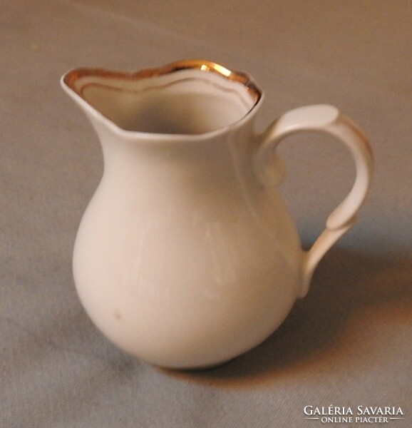 Kahla milk-colored spout with white gold rim 9 cm