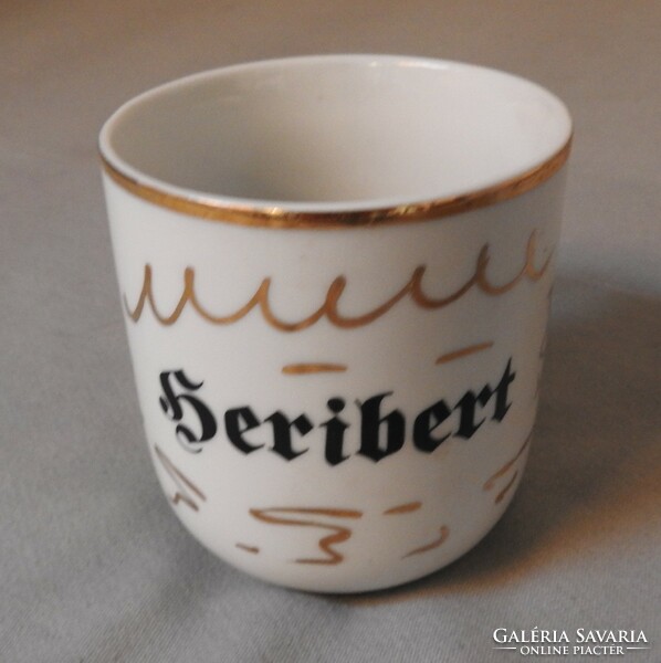 Bohémia bögre porcelán pohár Beribert feirattal