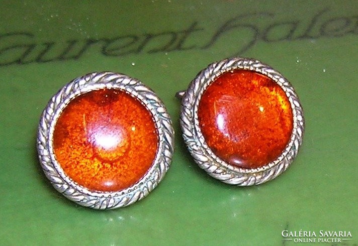 Elegant amber cufflinks