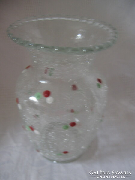 Antik repesztett üveg váza pöttyökkel díszítve