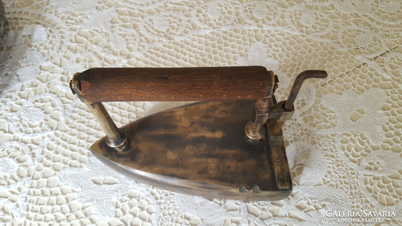 Antique, 19th century copper iron, with the original iron insert