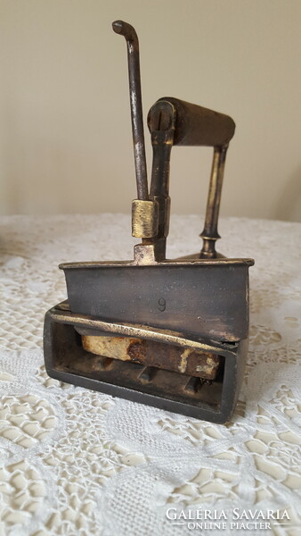 Antique, 19th century copper iron, with the original iron insert