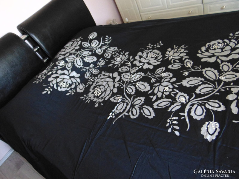 Elegant silk duvet cover