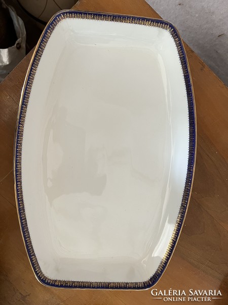 Schlagenwald porcelain centerpiece, 40 cm in size.