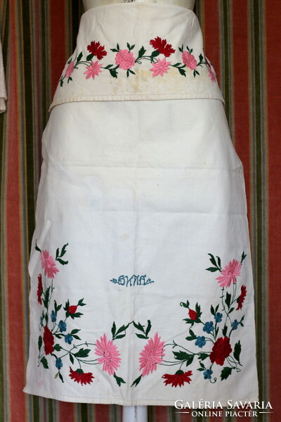 Beautiful, embroidered apron with the inscription Anna