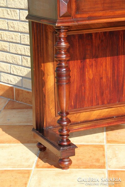 Console table with tin German marble top 8.