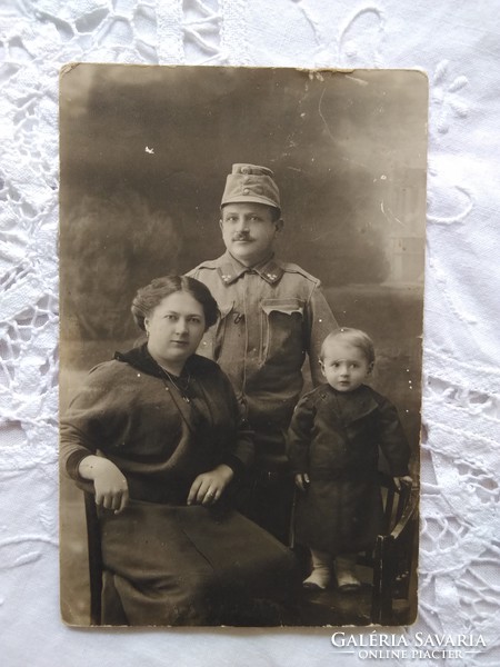 Antik fotólap, katona és családja 1915 Szabadka
