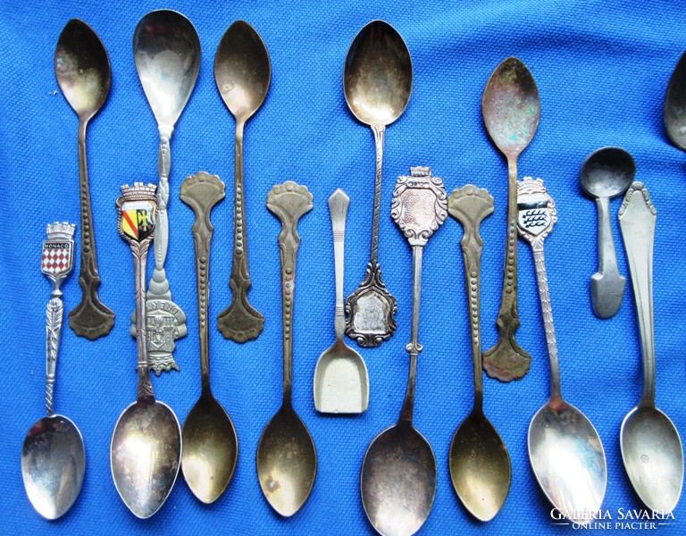 Decorative small pot, fork and knife for sale together, 25 pieces in total.