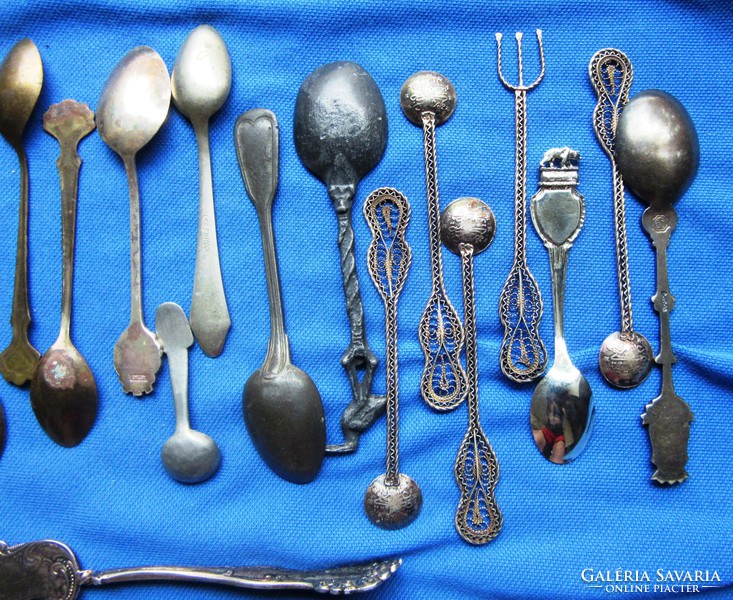 Decorative small pot, fork and knife for sale together, 25 pieces in total.