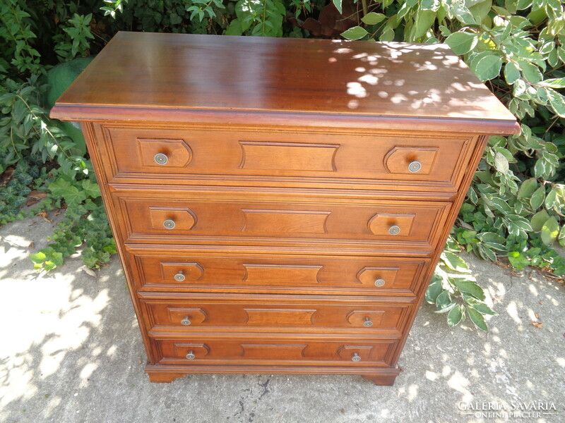 Five-drawer chest of drawers