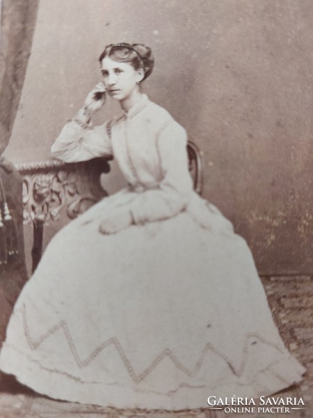 Antik női fotó 1868 J. Ruwner & Comp. Wien bécsi műtermi fénykép