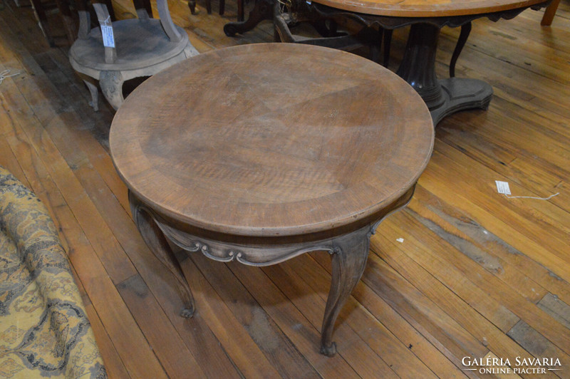 Antique neo-baroque round table