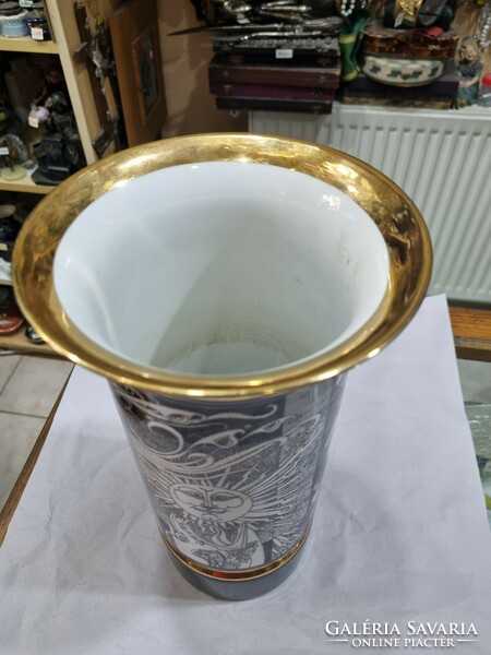 Szász Endre porcelán váza