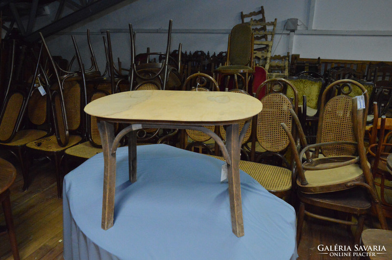 Antique thonet oval table