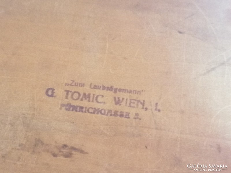 Régi Bécsi fa doboz tetején tájképpel díszítve
