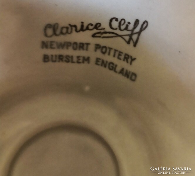DT/098 - Clarice Cliff Newport Pottery, bordásfalú tölcsérváza