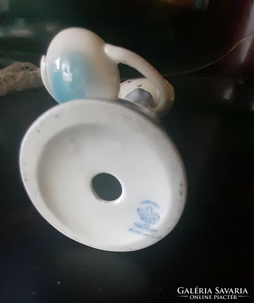 Aquincumi porcelán figura / aquazur/ Lány tállal