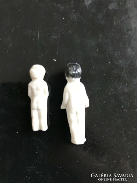 Két mini antik porcelán baba