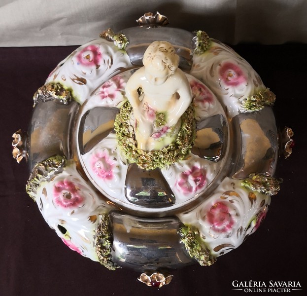 Dt/096 - capodimonte, puttos, covered tray, bonbonier