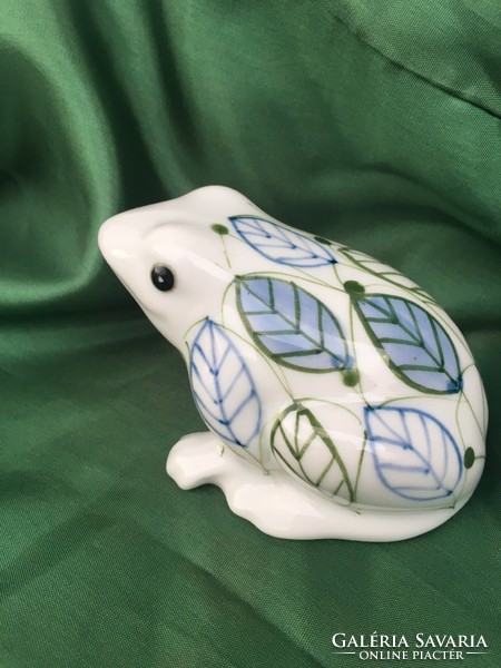 Porcelain frog figure
