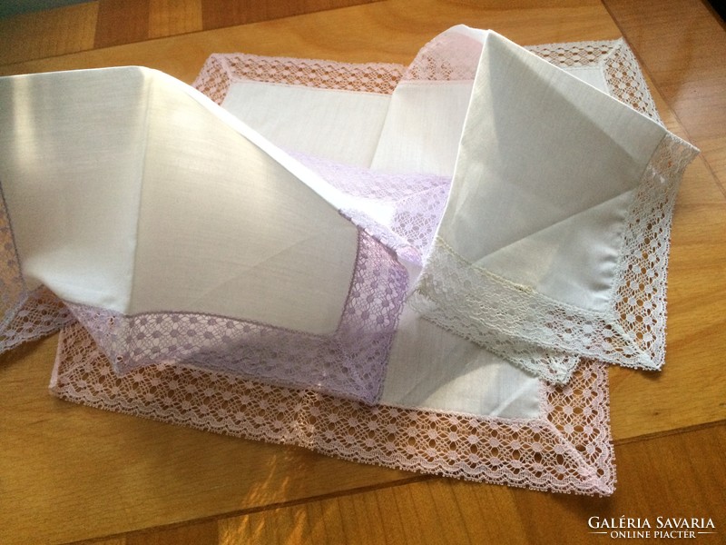 Burano beaten lace handkerchief / tablecloth