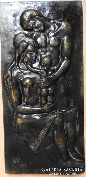 Szocreál szobor - nagy gipsz kép – Munkáscsalád – jelzett a jobb alsó sarokban WZ