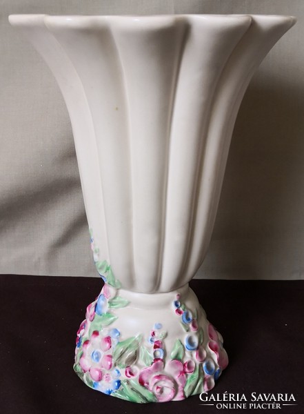 Dt/098 - clarice cliff newport pottery, funnel vase with ribbed walls