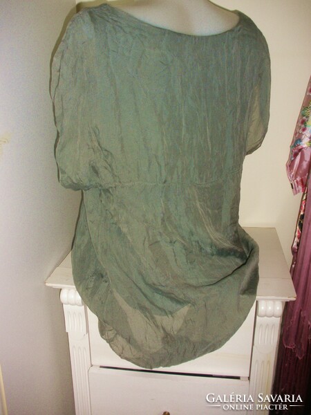 Green, 100% silk top