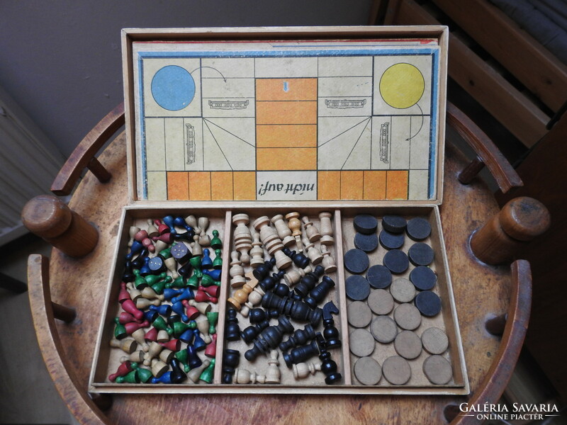 Spiele magazine - antique board game set 3