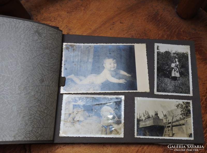 Régi fotóalbum régi fotókkal