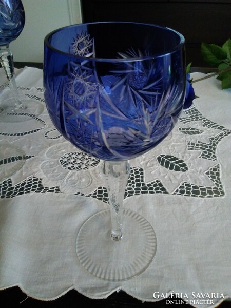Kék kristály pezsgős készlet, gyönyörű színnel és metszéssel!