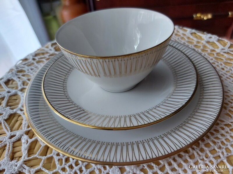 Német Winterling Kirchenlamitz porcelán teás reggeliző szett, elegáns arany mintázattal, jelzett