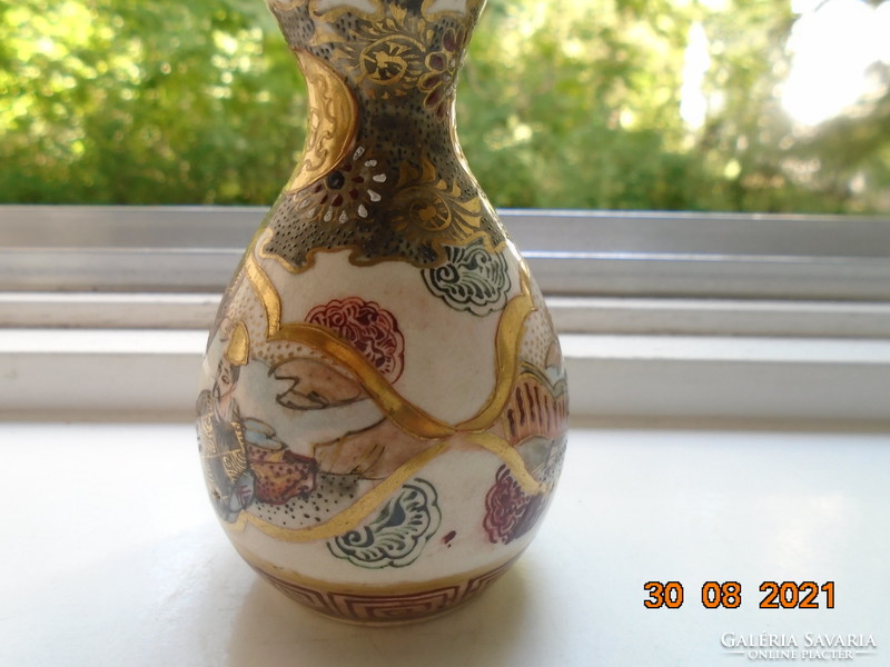 Edo Satsuma sokalakos váza ősi dupla tök formával kidomborodó kézi festéssel, arany brokát mintákkal