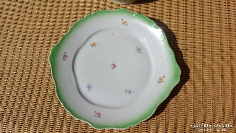 Régi Hollóházi Zöld színnel virág és inda  mintával díszített kínáló tál ,tányér és kancsó