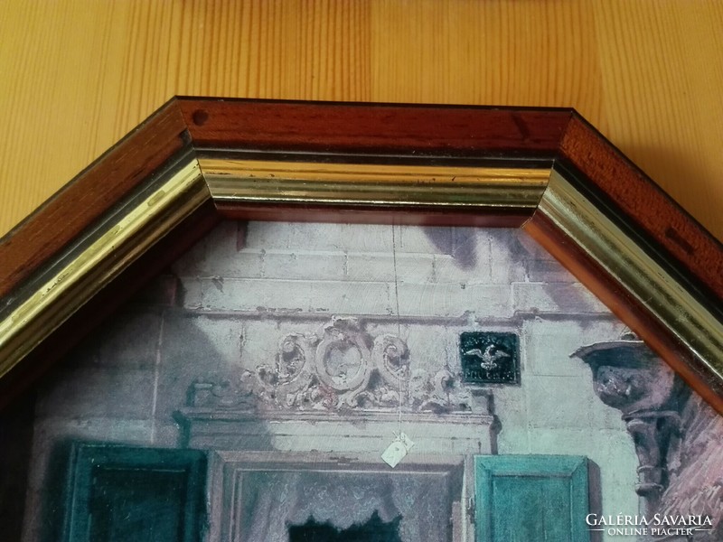 Régi stílusú falikép, 8 szögletű fakeretben, régi jellegű képekkel.