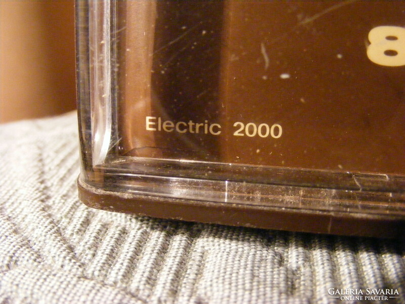 Retro electric 2000 electric table alarm clock