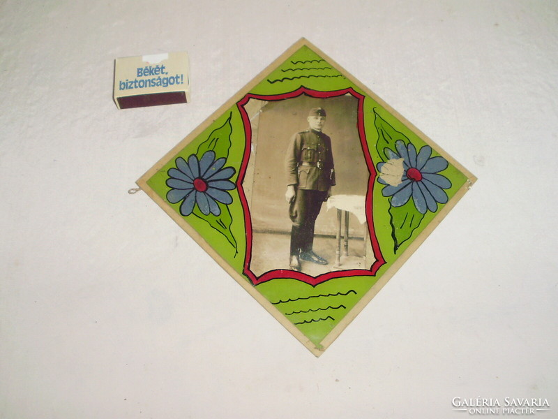 Régi katona fotó festett üveg keretben