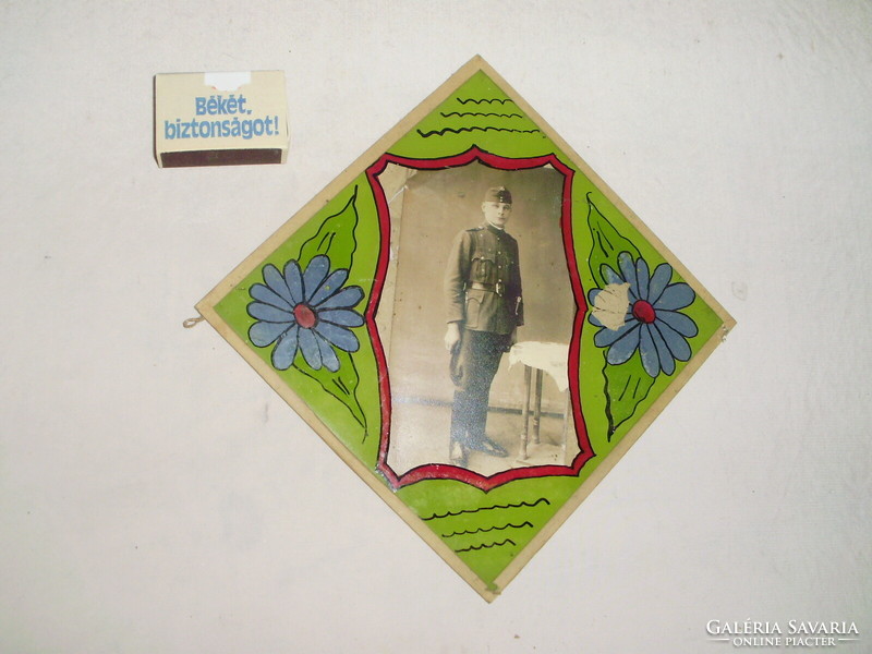 Régi katona fotó festett üveg keretben