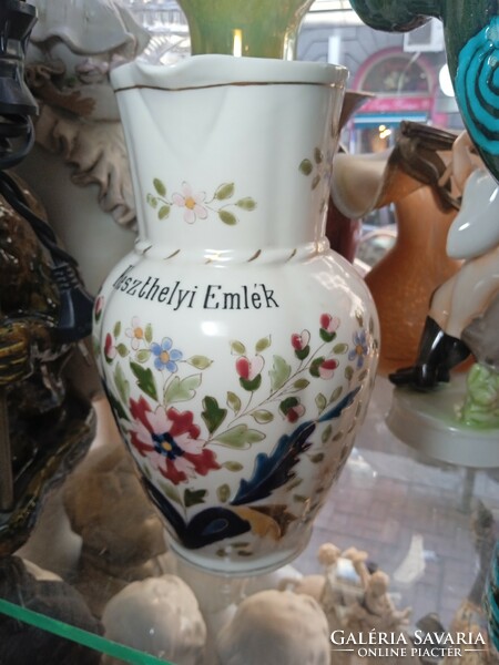 Zsolnay porcelán váza, 24 cm magas, hibátlan darab. Keszthelyi emlék
