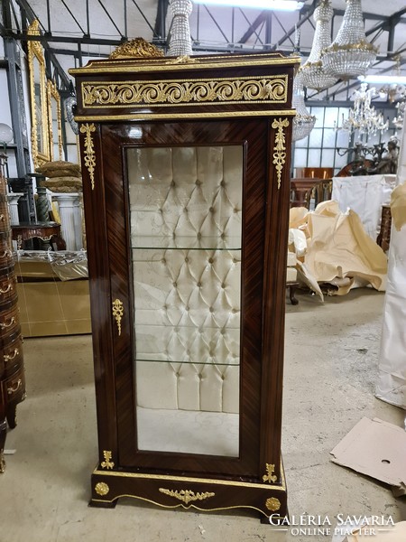 Empire marble display case