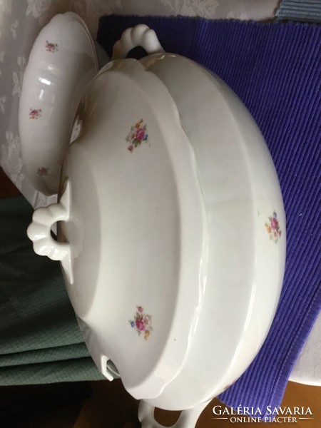 A Zsolnay porcelain soup bowl is the perfect gift